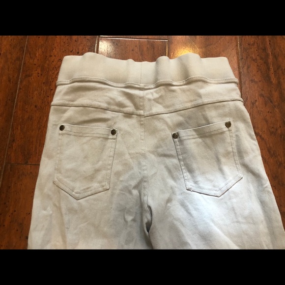 Grey pair of jeans leggings with pockets on back - Picture 3 of 3